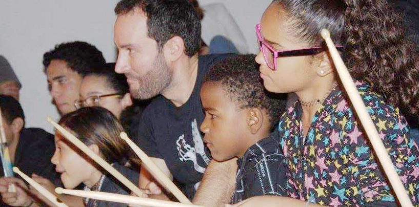 Associação para Iniciação Musical e School of Rock Jardins no Dia Nacional do Ensino da Música