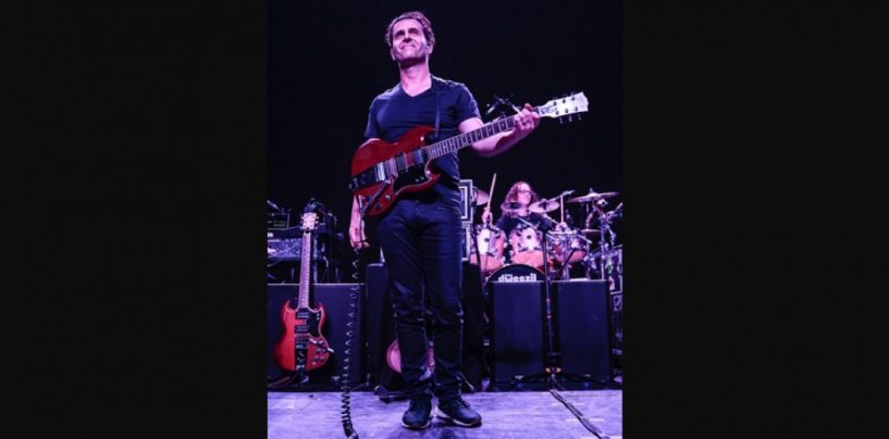 Dweezil Zappa escolhe monitores de áudio da QSC como referência para tons de guitarra clássica