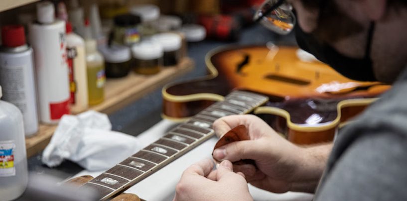 Gibson introduz serviço de reparo e restauração