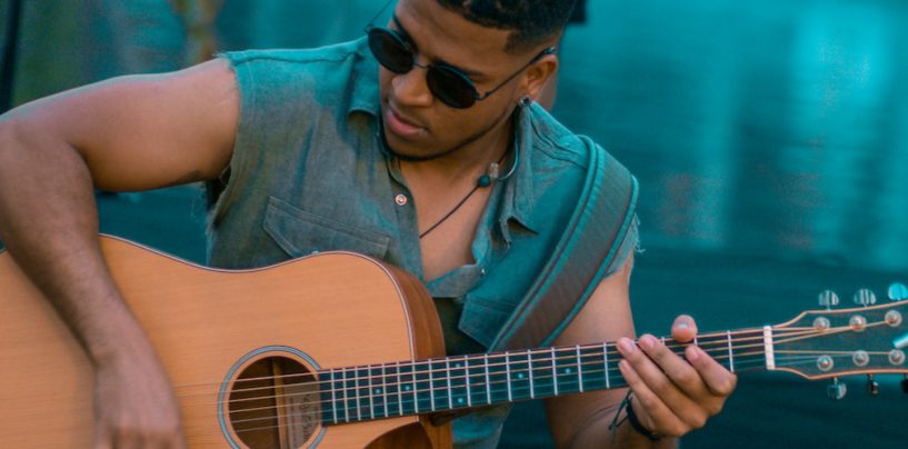 Maurício Nogueira é novo artista da RedBurn Guitars
