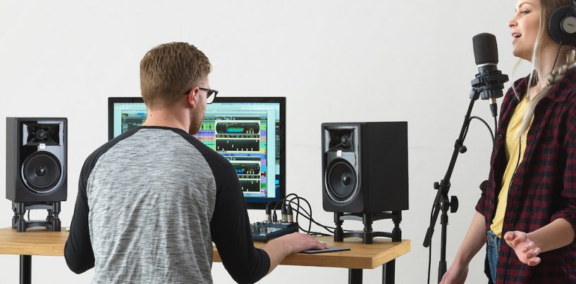 Conheça os monitores de estúdio JBL Série 3 MkII