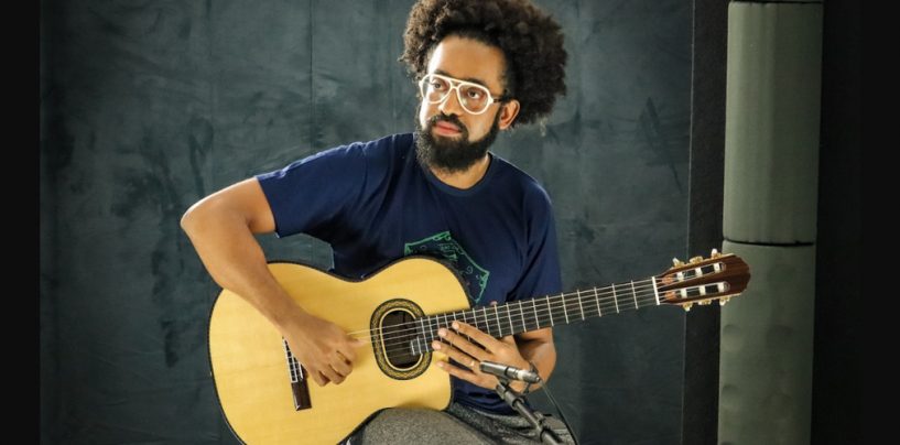 Violonista Marcos Borges renova contrato com a Takamine