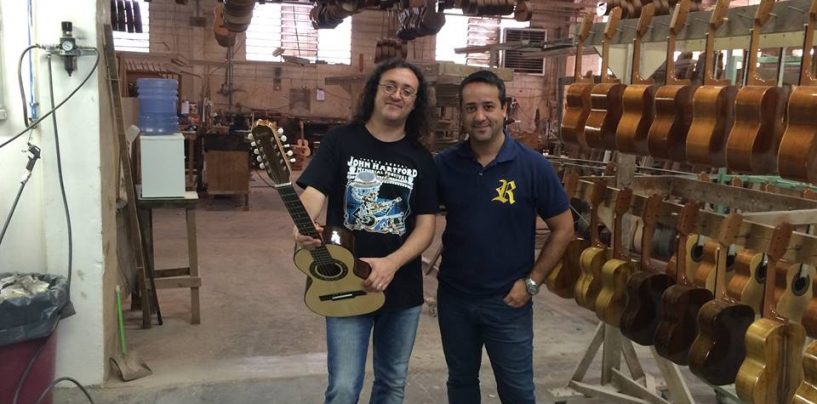 Rozini apresenta Ricardo Vignini como endorser para violas