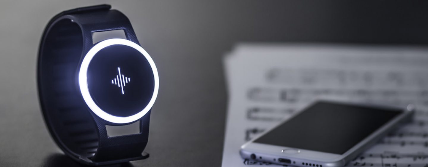 Design: Startup lança metrônomo Soundbrenner que vibra e é para vestir