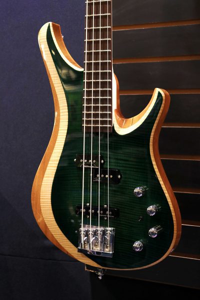 BAIXO SWEETBASS MSE Arquivo Luthiers