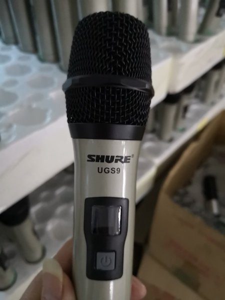 Counterfeit Shure Microphone copia