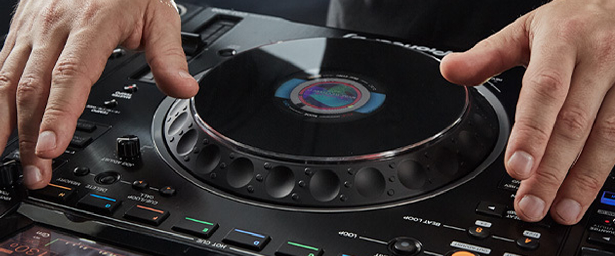 Pioneer DJ CDJ-3000 1200x500