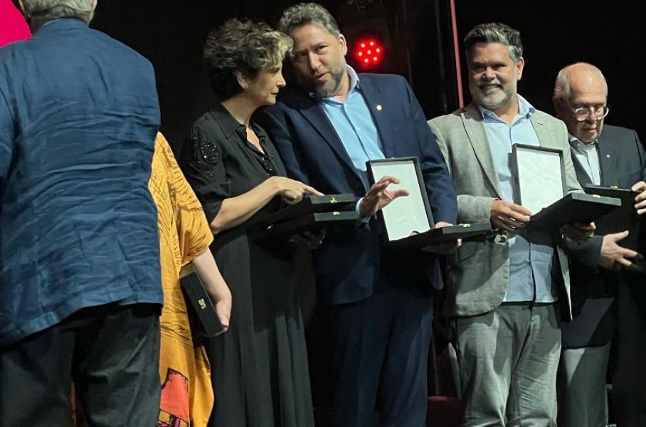 Presidente da Anafima recebe medalha de reconhecimento cultural do Governo de SP