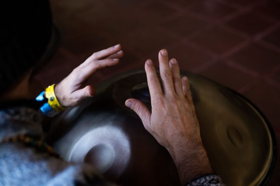 Handpan: 5 coisas para saber sobre esse particular instrumento