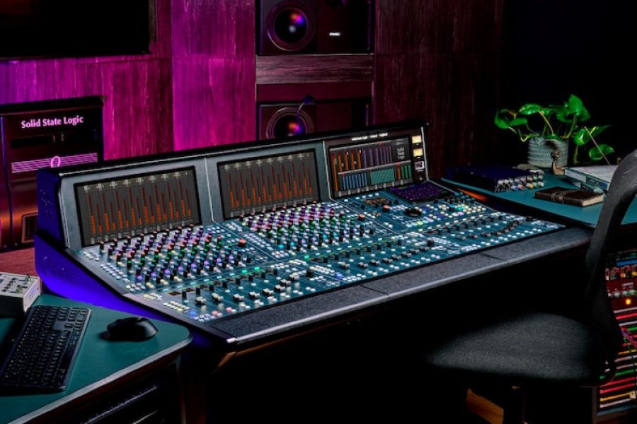 Solid State Logic apresenta Oracle, novo console com recall analógico instantâneo