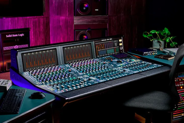 Solid State Logic apresenta Oracle, novo console com recall analógico instantâneo