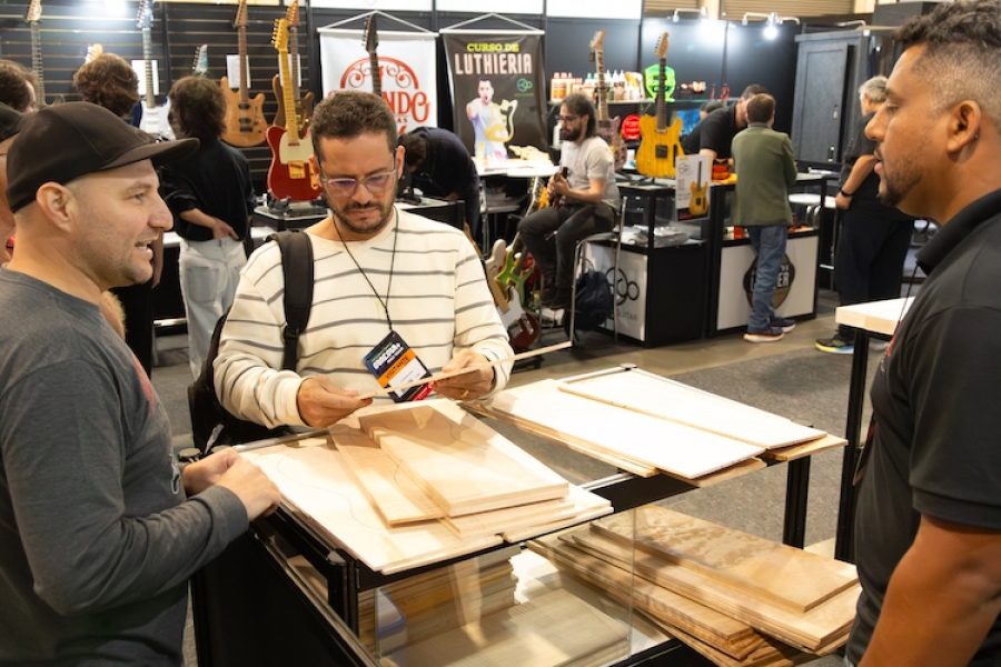 Conecta+: Custom shop, os bastidores dos instrumentos feitos à mão