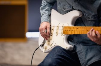 Fender American ultra luxe 750x500.jpg