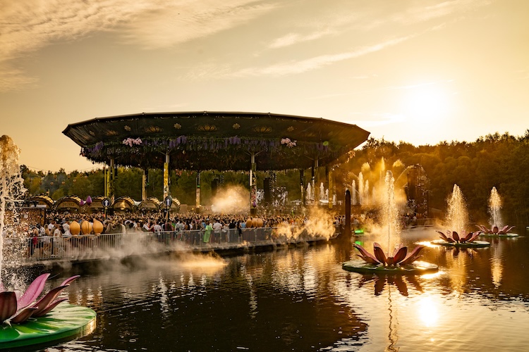 Tomorrowland Crystal 750x500