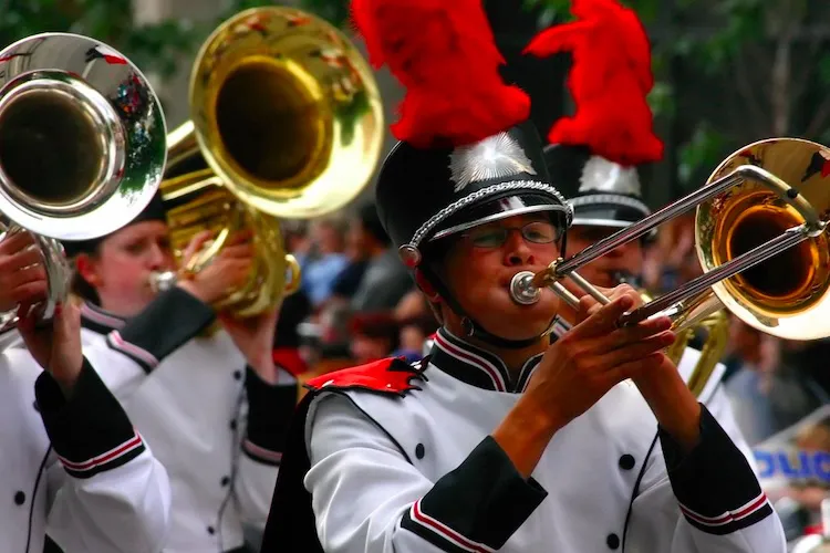 Como cuidar de instrumentos de marching bands