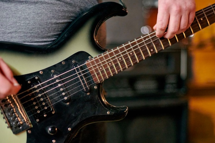 baixo eletrico 2025 750x500