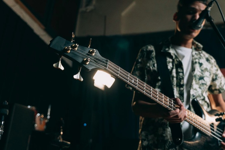 baixo eletrico 2025 750x500