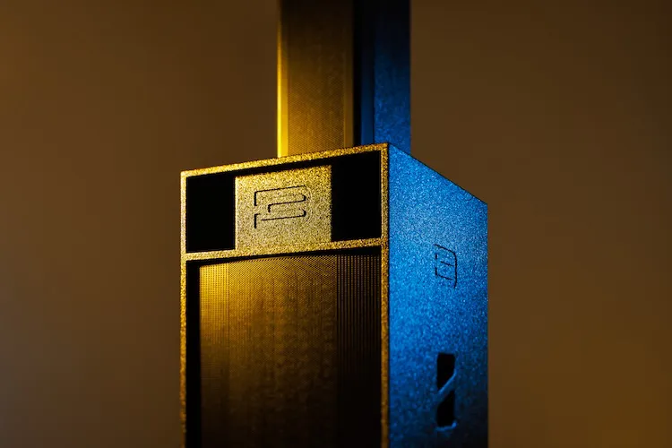 BASSBOSS apresenta o Sublim8, uma coluna de som de três vias para sonorização portátil