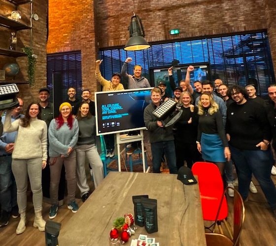 Cameo apresenta a segunda geração da luz wash Zenit