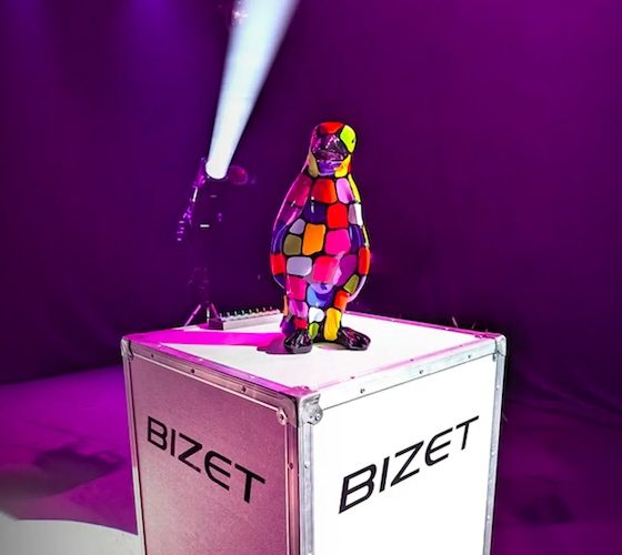 Robert Juliat amplia linha Bizet com Fresnel LED de 8 cores