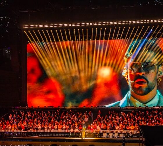 Bad Bunny faz turnê com mais de 500 luzes Elation