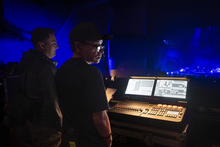 México: Tony Perez incorpora console Avolites D7-215