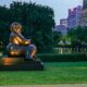 Astera QuikSpot ilumina exposição de Fernando Botero em Singapura