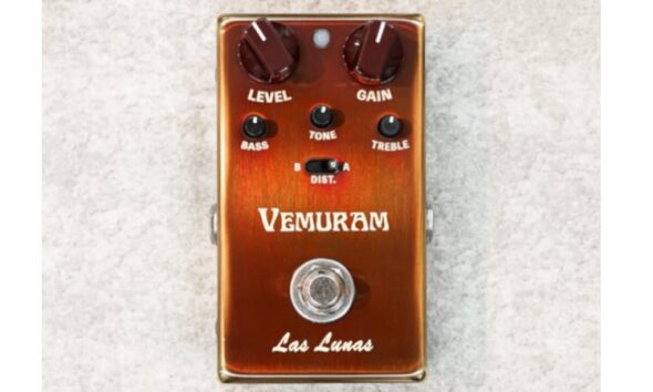 Pedal Vemuram Las Lunas com duas vozes de distorção