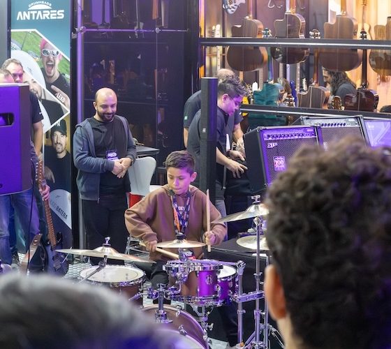 Música como presente: instrumentos e acessórios que aproximam pais e filhos