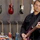 A Guitar Center saiu da recuperação judicial e soma nove trimestres de alta ao destrancar o equipamento premium. O que o varejo musical brasileiro pode copiar.