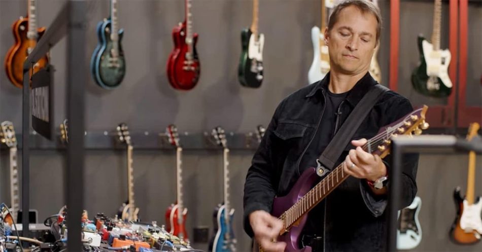 A Guitar Center saiu da recuperação judicial e soma nove trimestres de alta ao destrancar o equipamento premium. O que o varejo musical brasileiro pode copiar.