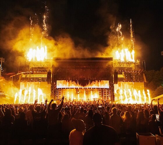 Bruno Mars estreia L-Acoustics L1 e CS1 em turnê pelas Américas