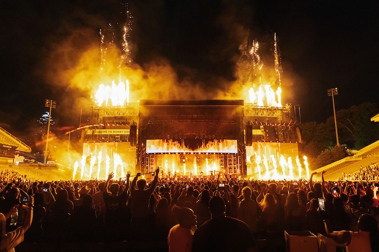Bruno Mars estreia L-Acoustics L1 e CS1 em turnê pelas Américas