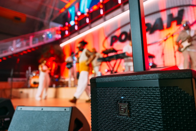 Electro-Voice amplia parceria com Podpah e passa a patrocinar a Podpah Records
