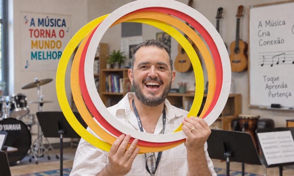 Score Rings: educador brasileiro leva pauta musical de chão à Music China