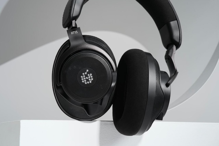 ADAM Audio apresenta H715 Reference, fones de estúdio com calibração Sonnox e modo Hi-Fi