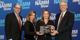 Izzo recebe prêmio na NAMM Show