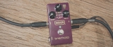 Pedal tremolo volta para a MXR com seis formas de onda