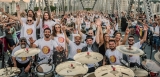 60 bateristas tocaram na ponte Hercílio Luz em Florianópolis