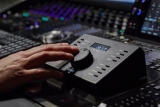 Genelec lança plataforma de monitoramento Unio e controlador de referência 9320A