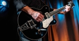 Gretsch introduz nova versão do modelo de guitarra Falcon