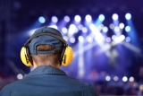 Como cuidar da saúde auditiva: Guia para profissionais da música