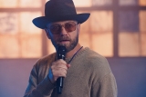 Shure anuncia aliança com o artista TobyMac