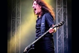 A lenda do baixo do Anthrax, Frank Bello, é artista da Spector